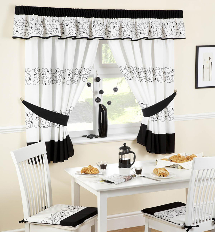 curtains in the kitchen