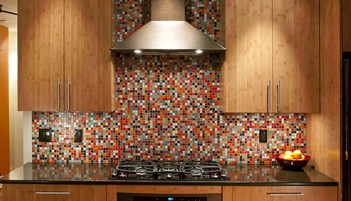 oshxonada Aspiratör Вытяжка на кухне