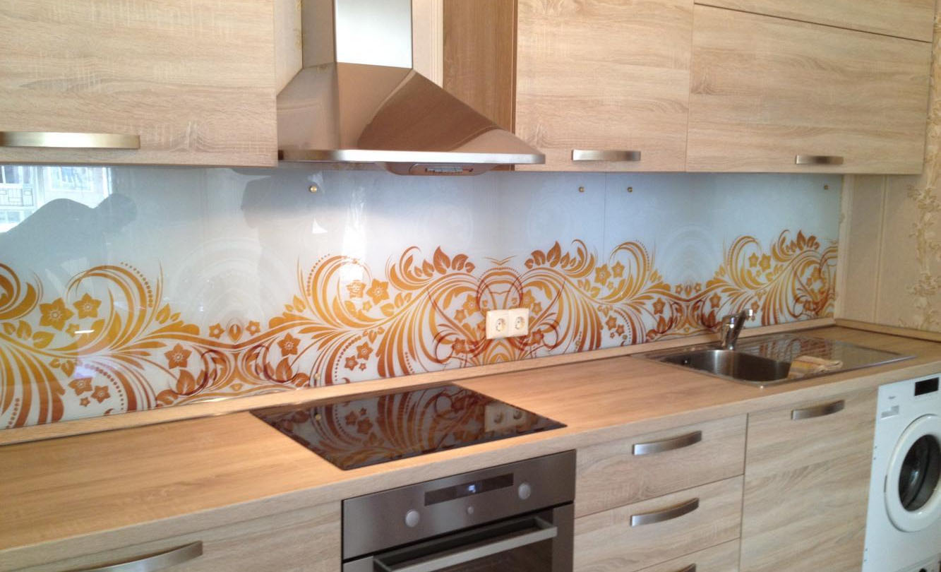 Кухонные фартуки для кухни на стену из стекла с орнаментом
