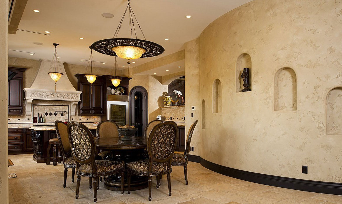 Decorative plaster in the kitchen