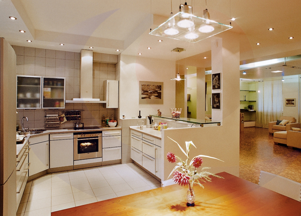 Дизайнерская подсветка на кухне