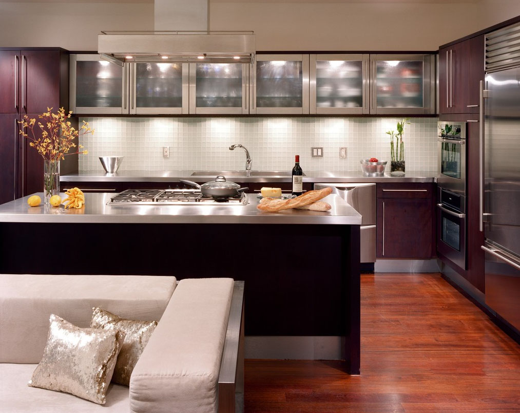 Поєднані зал з кухнею