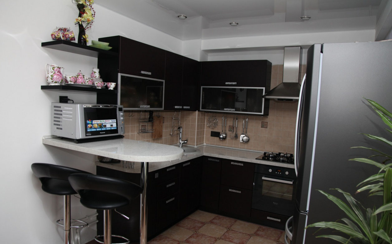 kitchen 9 sq.m with bar