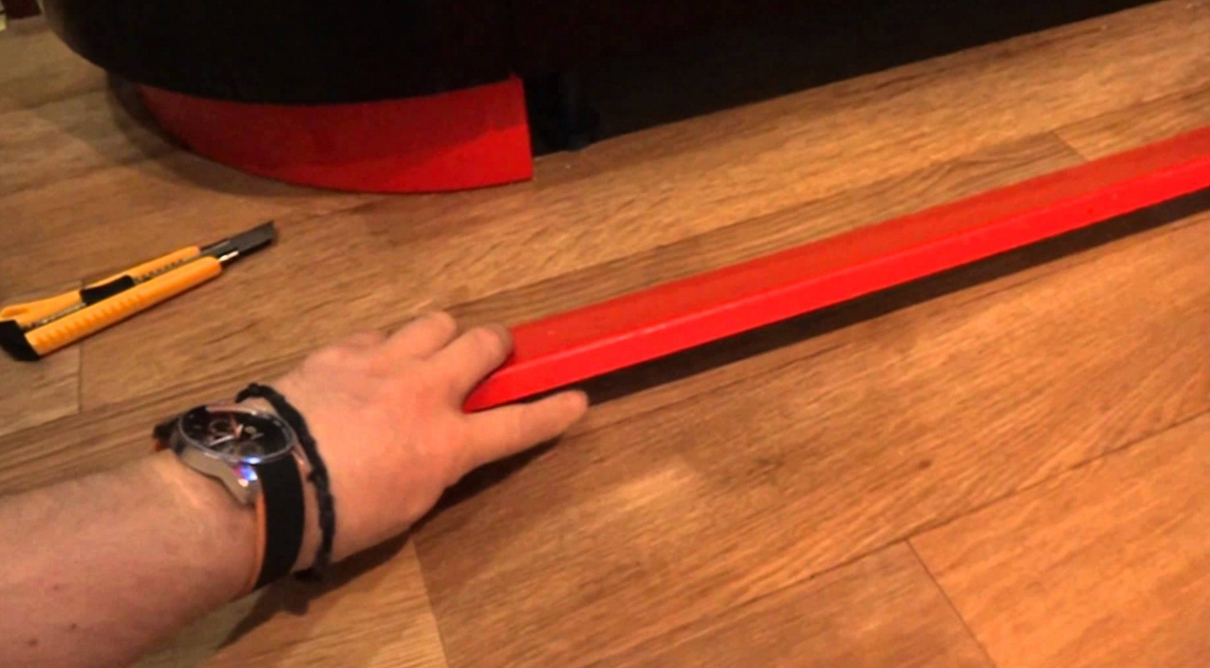 Installation of the plastic cap in the kitchen