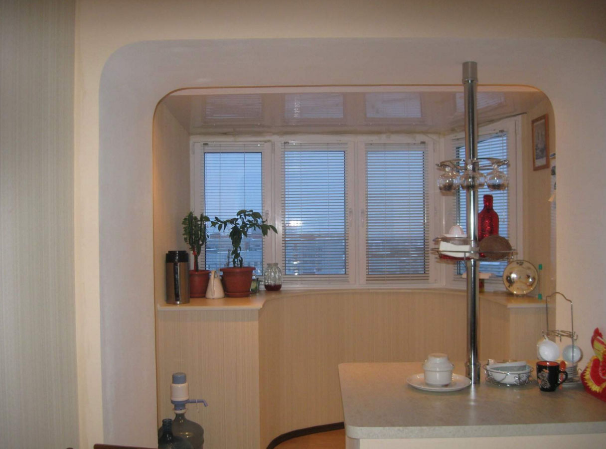 Планіроўка кухні з балконам