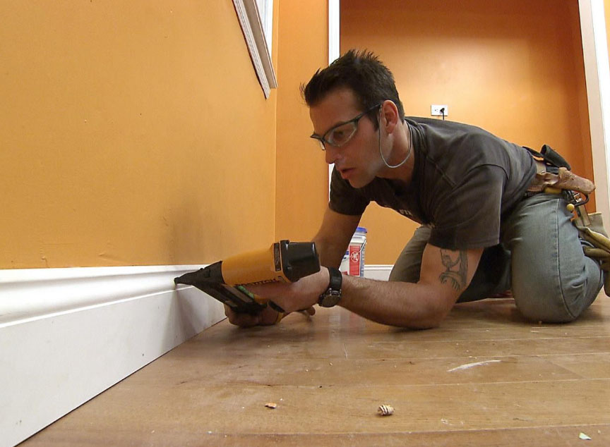 Плінтуса на падлогу і столь для рамонту кухні