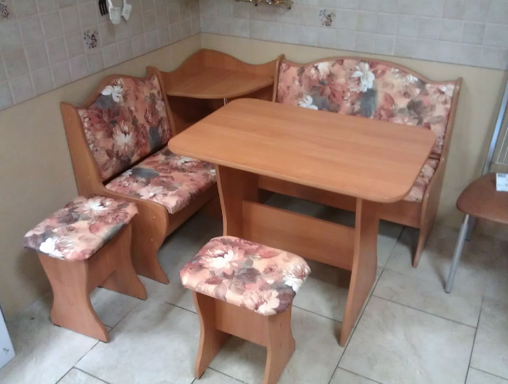 кухонны куток самастойнай зборкі