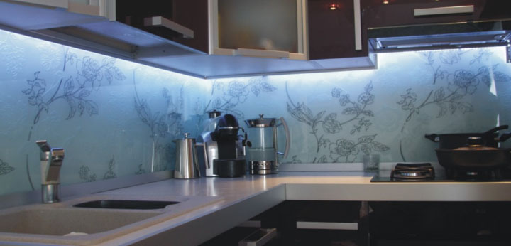 o'z qo'llari bilan oshxonada chiroqlar