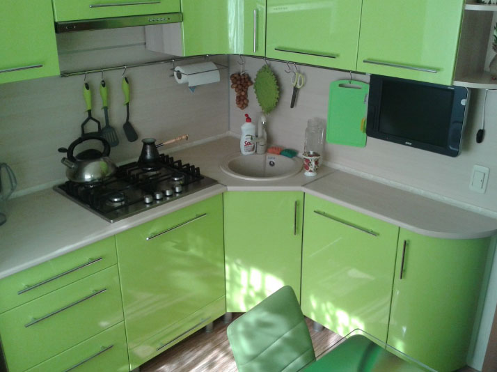 little green kitchen