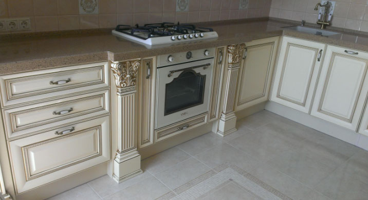 плита Kaiser на кухні