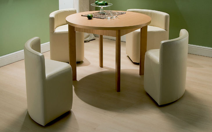 Кухонны куток з круглым сталом