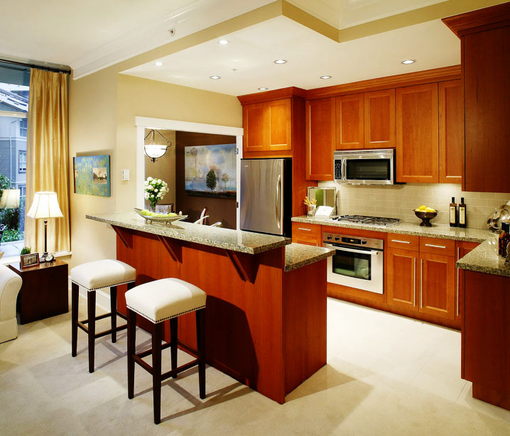 барна стійка на кухні з двома рівнями