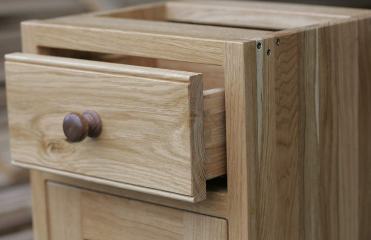 дерев'яна ручка для кухонних фасадів