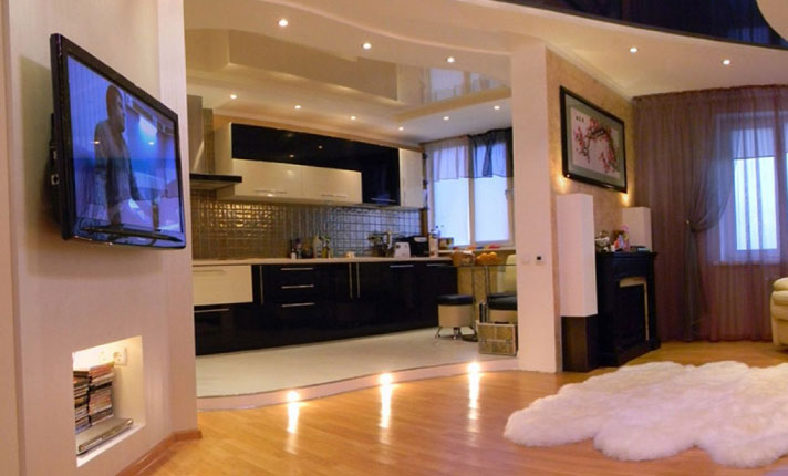 the original alignment of the hall to the kitchen