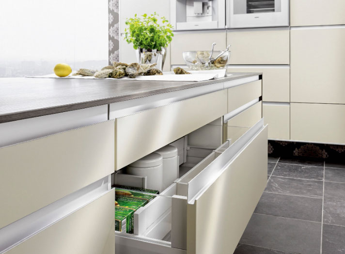 ручка для кухонних фасадів