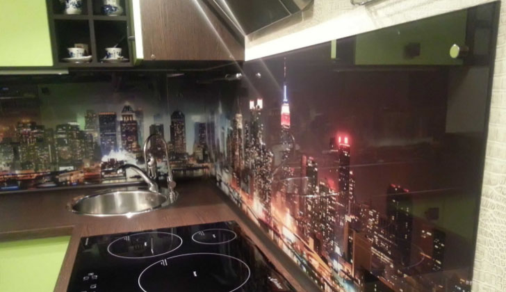 стеклянное панно для кухни