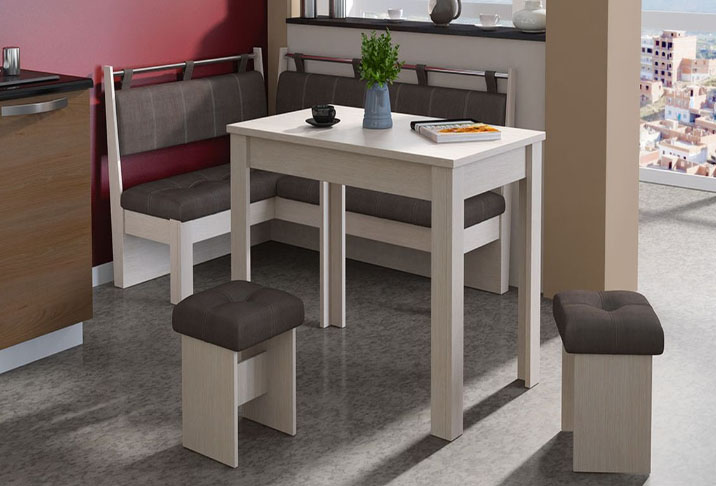 бюджэтны кухонны куток на кухні