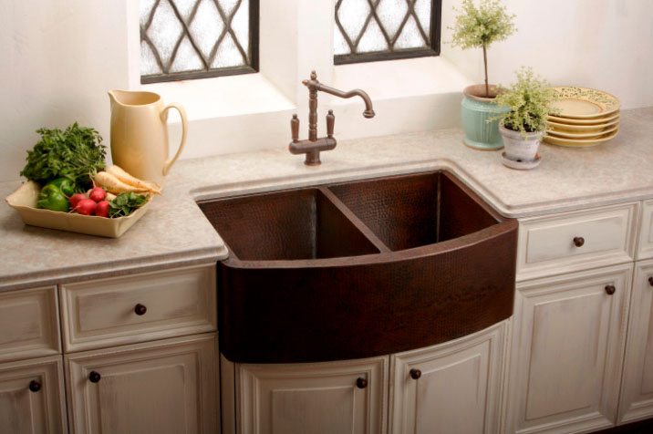 прыгожая мыйка з тумбай на кухні