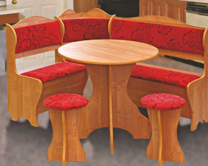 чырвоная тканіна на кухонны куток