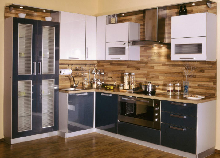 apron under the tree