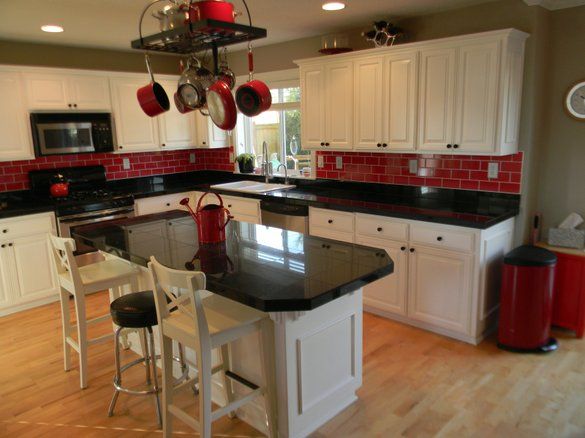 c2c293703ea356d945a533fdf913148a--red-kitchen-accents-kitche