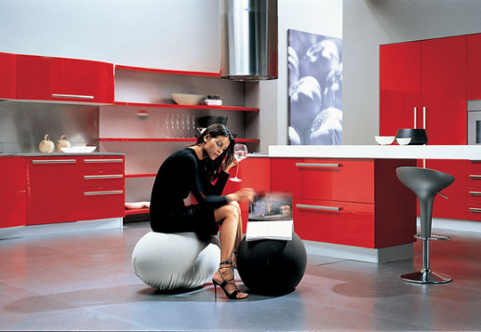 sister-srl-red-kitchen