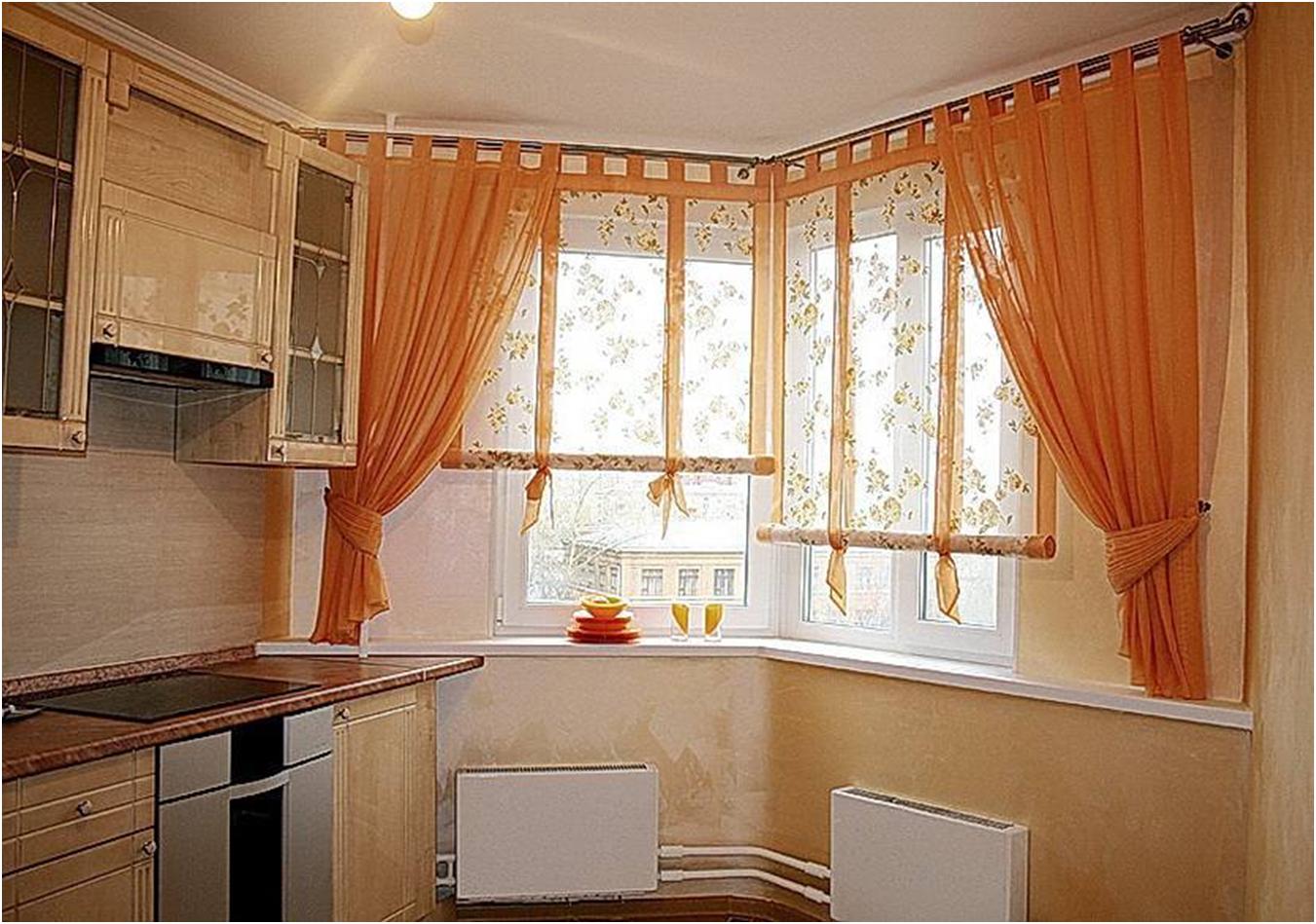 Шторы на кухонное окно с балконом